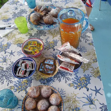 伊斯基亚瑞莱斯比约克斯住宿加早餐旅馆 住宿加早餐酒店 伊斯基亚