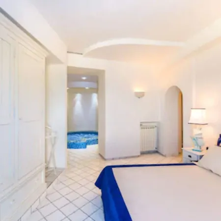 伊斯基亚瑞莱斯比约克斯住宿加早餐旅馆 住宿加早餐酒店 4*