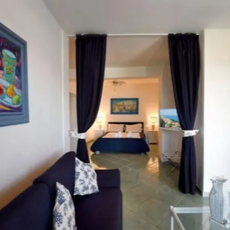 伊斯基亚瑞莱斯比约克斯住宿加早餐旅馆 住宿加早餐酒店