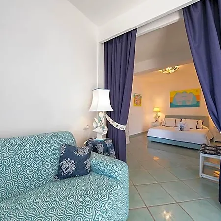 Alojamento de Acomodação e Pequeno-almoço Relais Bijoux 4*