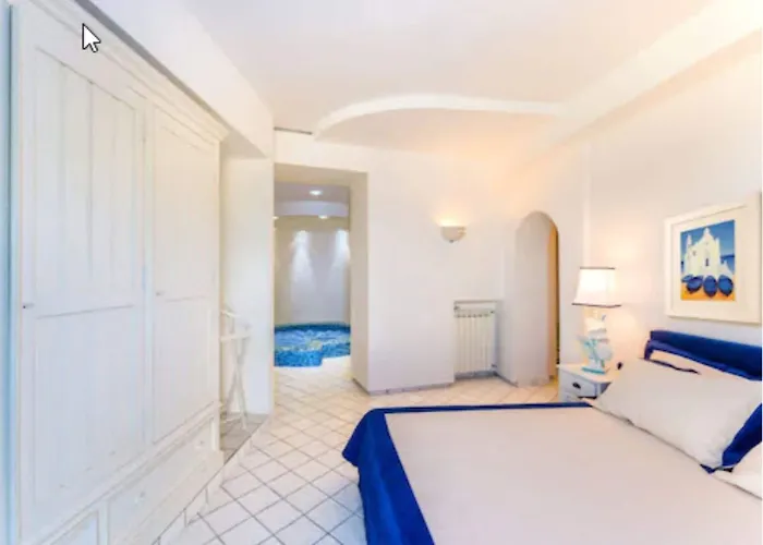 Relais Bijoux Bed & Breakfast 4*